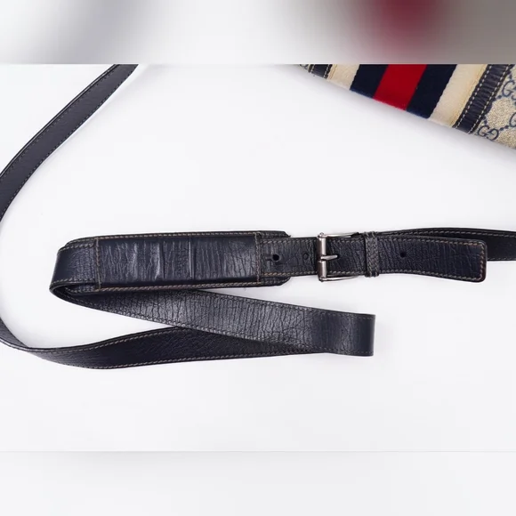 Gucci Beige and Black Messenger Bag - Picture 8 of 15